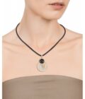Collar Viceroy mujer de acero con colgante doble disco de resina blanca y negra