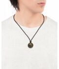 Collar Viceroy hombre de acero Ip dorado con colgante diseño moneda