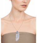 Collar Viceroy mujer en acero con pluma blanca